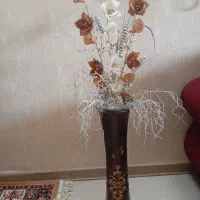 گلدان سفالی همراه با گل مصنوعی|گل مصنوعی|اصفهان, روشن‌دشت|دیوار