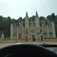 شرکت خدمات نظافتی یاس بهمراه بیمه حوادث