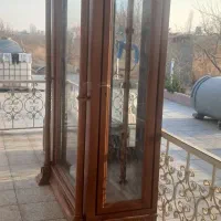 ویترین زیبا با چوب گردو