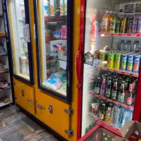 فروشنده وکارگرساده و جهت کار در سوپر مارکت