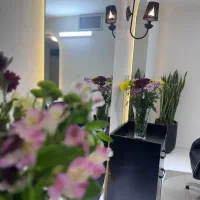 اجاره لاین و اتاق در سالن زیبایی شیک و آرام|اجارهٔ دفتر کار، اتاق اداری، مطب|مشهد, سجاد شهر|دیوار