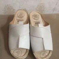 دمپایی وکفش طبی نو . ۱۰۰ ۲۰۰ ۳۰۰ تخفیف دارد