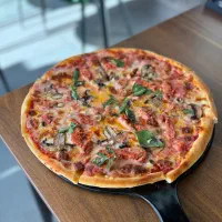 پیتزا زن ایتالیایی