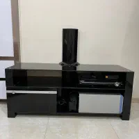 یکعدد میز تلویزیون کار ترک