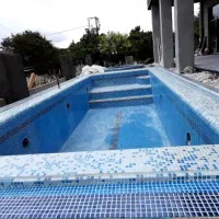 اجرای سیمانکاری وآبندی ونصب سرامیک استخری