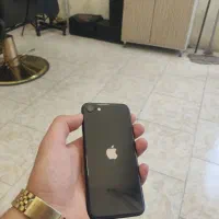 آیفون se 2020