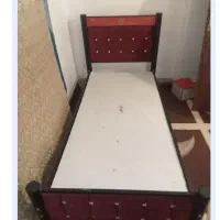 قالی ۱۲متری دوعدد تخت خواب یک عدد