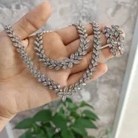 سرویس جواهر سوراسکی