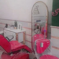ست کامل صندلی آرایشگاهی صورتی نو|آرایشگاه و سالن‌های زیبایی|پرند, فاز ۶|دیوار