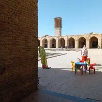 به یک فروشنده با مزایای خوب نیازمندیم