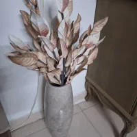 گلدان سنگی  با گل از جنس فوم