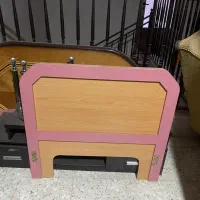 مقداری اثاثیه منزل|مبلمان خانگی و میز عسلی|پیر بکران, |دیوار