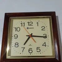 ساعت دیواری