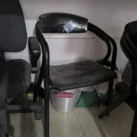صندلی تعداد 4عدد ودو عدد میز اداری