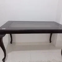 میز بدون صندلی