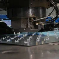 کارگر ساده جهت کار با دستگاه cnc با آموزش