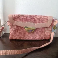 تعدادی کیف|کیف، کفش، کمربند|شاهرود, |دیوار