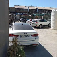 کارگر کارواش ساده و حرفه ای