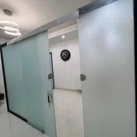 اجاره پارتیشن شیشه ایی فقط برای فشیال پوست