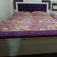تخت خواب دونفره همراه با پاتختی بدون تشک