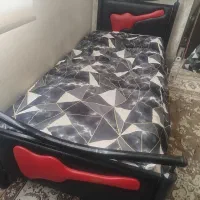تخت چرم وفلزی
