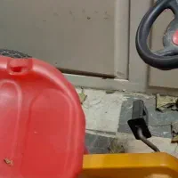 سه چرخه|اسباب‌بازی بچه|اصفهان, لنبان|دیوار