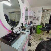 ویترین آرایشگاه|آرایشگاه و سالن‌های زیبایی|خرم‌آباد, |دیوار