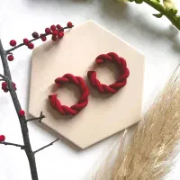 گوشواره و دستبند