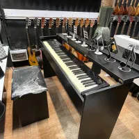 پیانو دیجیتال ۷ اکتاو ۸۸ کلاویه همراه با میزوصندلی