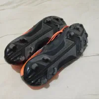 کفش فوتبال چمنی|کیف، کفش، کمربند|بومهن, |دیوار