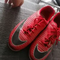 کفش فوتبالی عاج دار