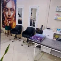 اجاره لاین کوتاهی و مژه واقع در پیروزی