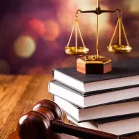 وکیل پایه یک دادگستری