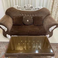 مبلمان ۷نفره به همراه جلو مبلی و میز عسلی