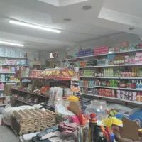 همکار ساده برای کار در سوپرمارکت