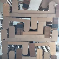 استخدام کارگر ساده و مونتاژ کار کلاف مبل راحتی