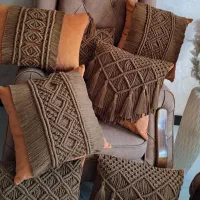 بالشت کنار مبل مکرومه بافی