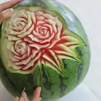 حکاکی روی هندوانه شب یلدا برای نوعروسان