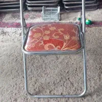 میز و صندلی و فرش