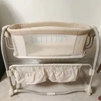 تخت کنار مادر