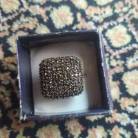 انگشتر نگین دار