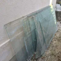 فروش شیشه در ابعاد مختلف و میل ها مختلف