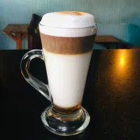 کافه با تمام تجهیزات واگذار میشود