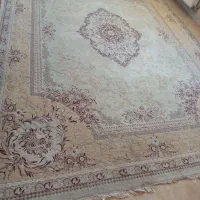 یک عدد فرش دوازه متری