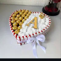 باکس ودسته گل های شکلاتی مخصوص ولنتاین