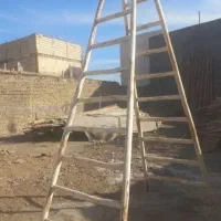 نردبان چوبی