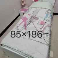 تخت نوجوان به اضافه ی پاتختی و میز آرایش ‌دخترانه|تخت و سرویس خواب|کرج, باغستان|دیوار