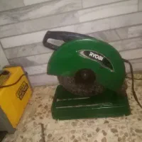 مجموعه ای از لوازم برشکاری و سوراخکاری