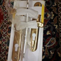 دستگیره درب چوبی وقفل