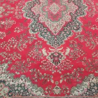 فرش گل قرمز